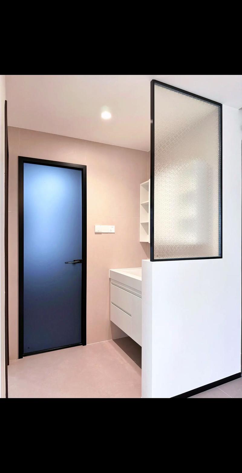 客衛生間半墻設計 美觀、實用與空間感的完美融合